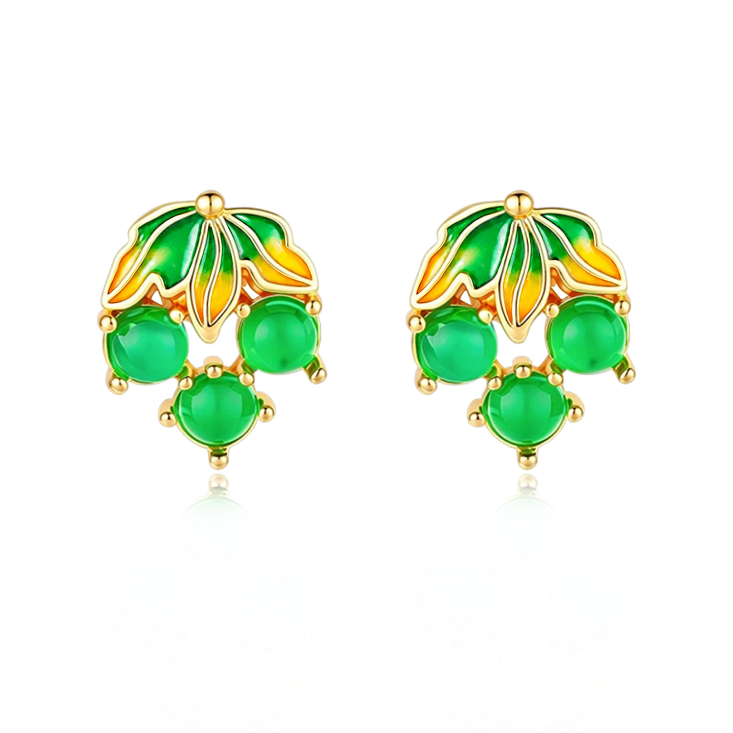 Earrings - ビルマ産翡翠のぶどうモチーフピアス、ヴィンテージ風、天然素材、高級感のある翡翠の護符、18Kゴールドメッキ、女性へのギフトに最適。