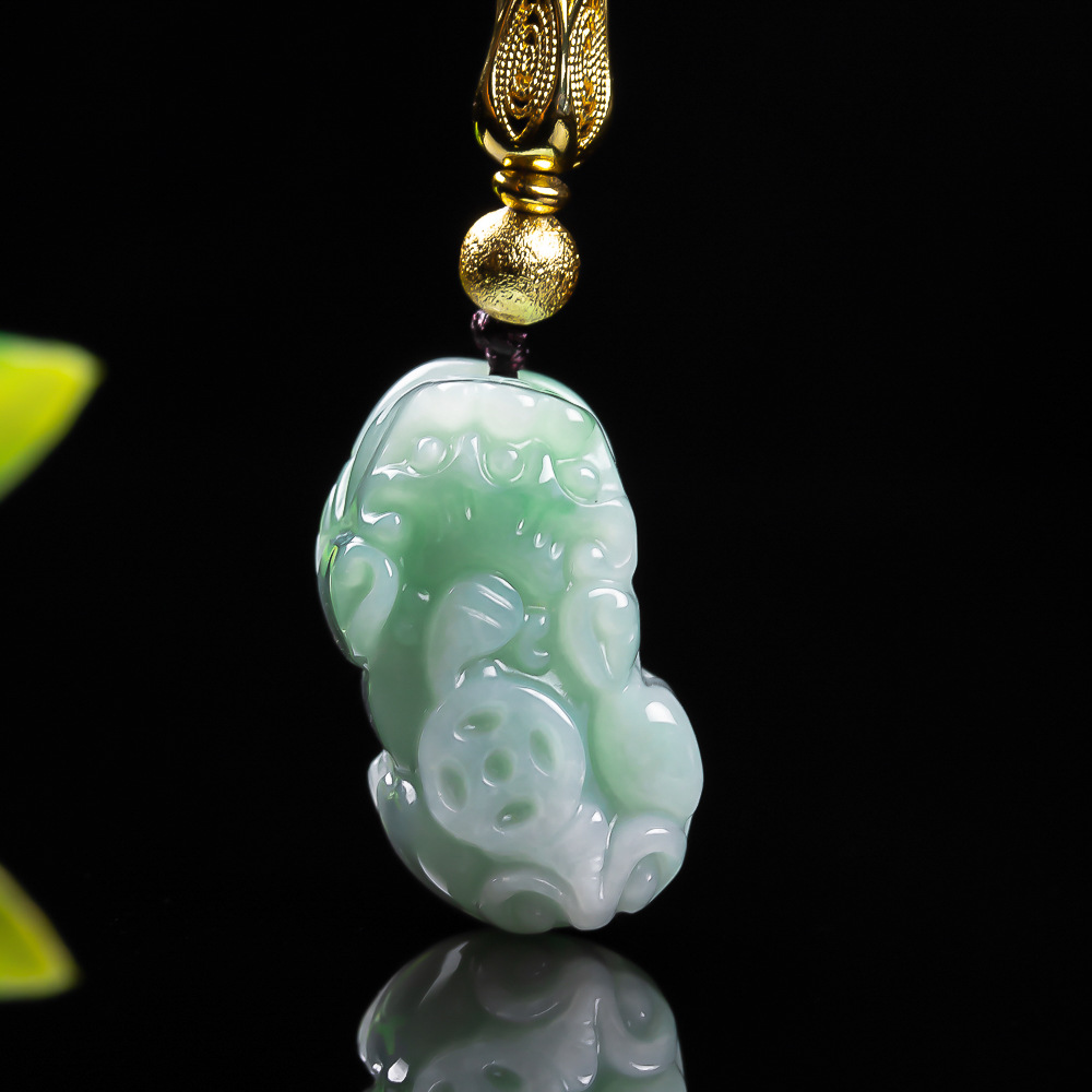 天然ビルマ産エメラルドピーグリーン翡翠貔貅マネーペンダントネ - Necklaces のレビューと価格