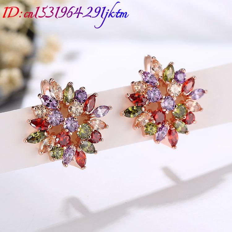 女性のための天然クリスタルの花のイヤリング,彫刻された宝石, - Earrings のレビューと価格