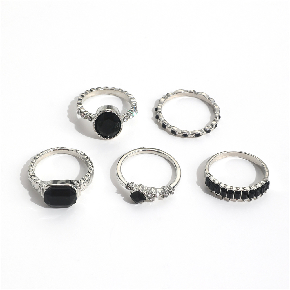 レトロなブラッククリスタルストーンリングセット。女性向け、ヴ - Vintage Punk Knuckle Rings Set のレビューと価格