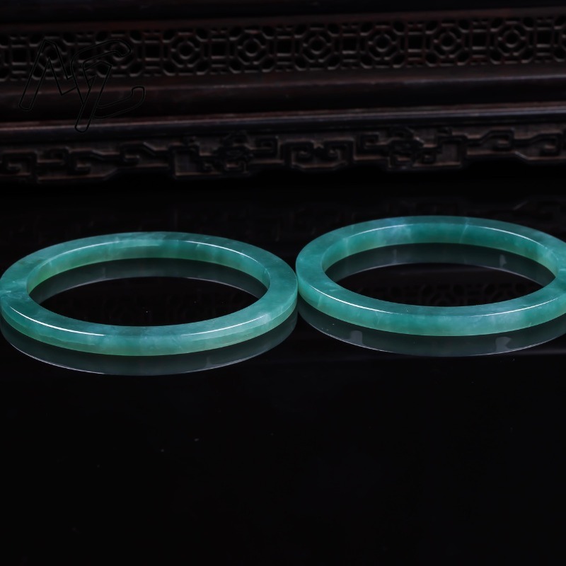 天然エメラルド 48-62 ミリメートルビルマエメラルド翡翠 - Bracelets のレビューと価格